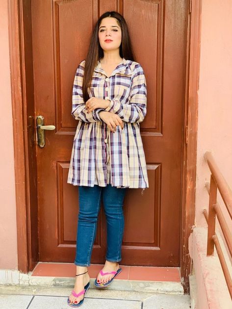 #kurtiwithjeans, #jeanskurti, kurti design 2022, jeans kurti for college girls, Kurti For College, 2022 Jeans, Jeans Kurti, Kurti With Jeans, Red Carpet Affair, Girls Foto, Fashion Show Dresses, Short Frock, Maxi Dress Designs