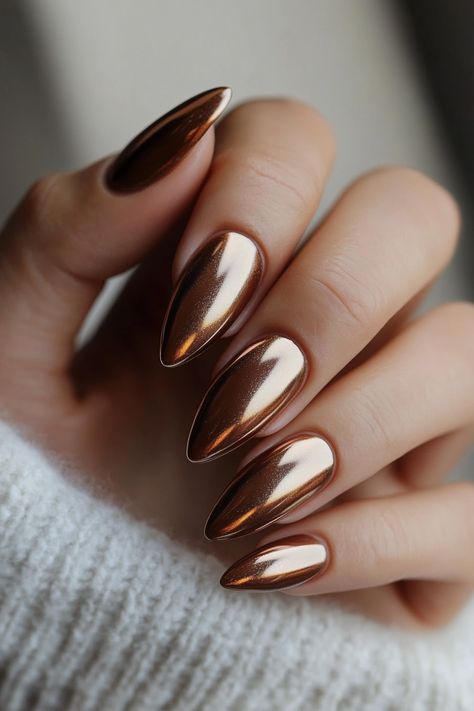 17 Jaw-Dropping Fall Chrome Nails for Your Next Mani Gold Chrome Nails Designs, Fall Chrome Nails, Fall Short Nails, Chrome Nail Ideas, Chrome Nail Colors, Chrome Nail Designs, Gold Chrome Nails, Copper Nails, Chrome Nails Designs