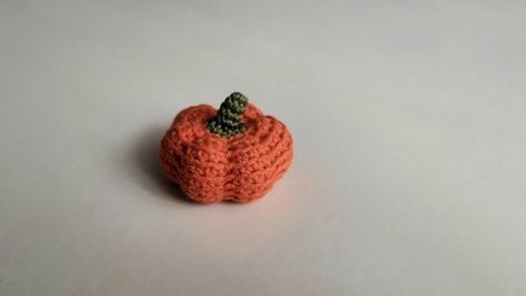 Vegetables In English, Dragon Amigurumi Pattern, Pumpkin Amigurumi, Donut Pattern, Crochet Penguin, Popular Crochet, Crochet Fruit, Pumpkin Projects, Easy Crochet Baby