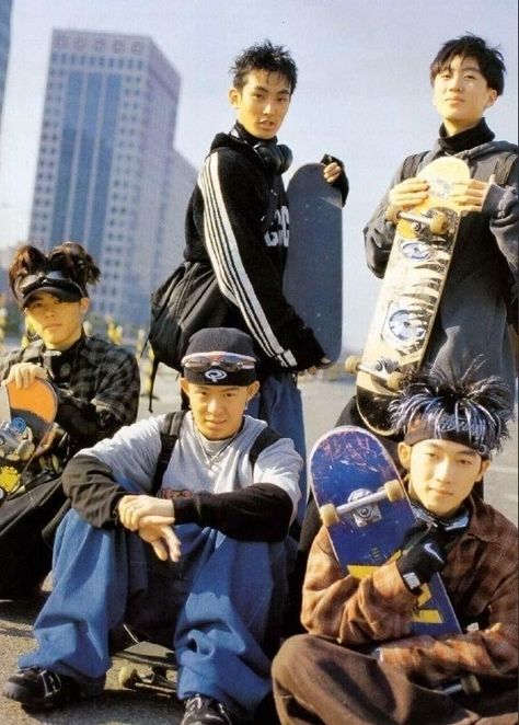 Skater Summer Outfits, Japanese Fashion Male, 2000s Skater, 90s Skater Fashion, 90s Skater, 90s Skate, 2000s Japanese Fashion, Vintage Skate, 90s Fashion Men