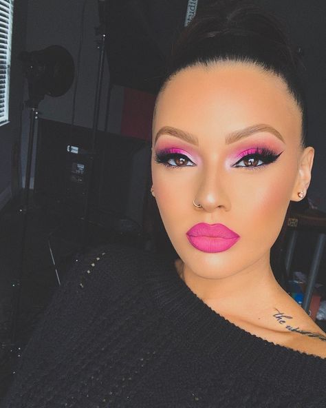 Kay-Lani on Instagram: “Real life bratz doll? 👀💗” Viva Glam Kay, Eye Makeup Techniques, Viva Glam, Stunning Eyes, No Eyeliner Makeup, Make Me Up, Bratz Doll, Lashes Makeup, Fancy Color Diamonds