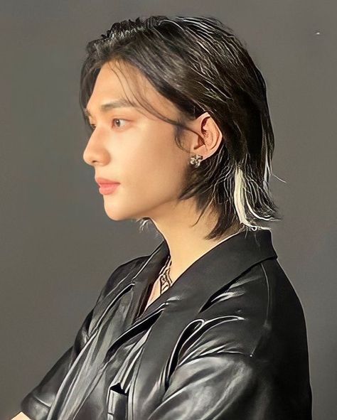 Hyunjin Hair Extensions, Long Hair Kpop Idols Male, Straykids Hyunjin Photoshoot, Long Black Hair, Asian Hair, Hwang Hyunjin, Kids Icon, Kpop Guys, Dark Hair