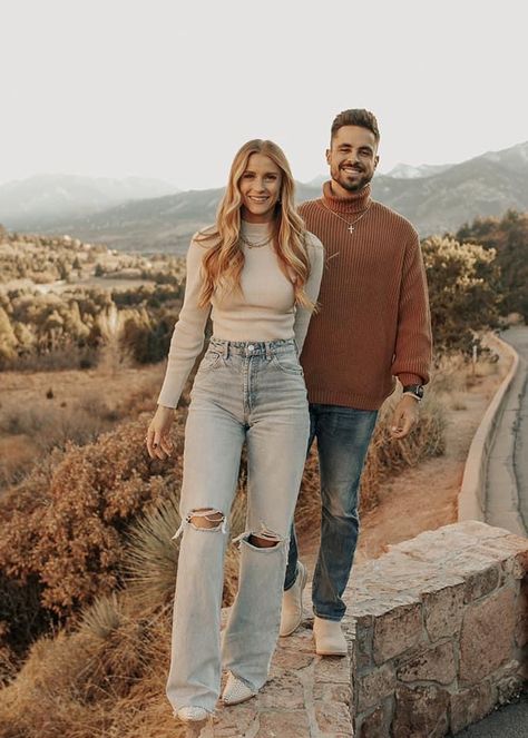 Couple Outfits Thanksgiving, Beige Couples Outfit, November Couple Photoshoot Outfits, Plaid Couples Outfits, Outfit Inspo Engagement Photos, Coordinating Couple Outfits For Pictures Fall, Engagement Photo Outfits For Men Fall, Cozy Engagement Photos Outfits, Neutral Outfit Couple Photoshoot