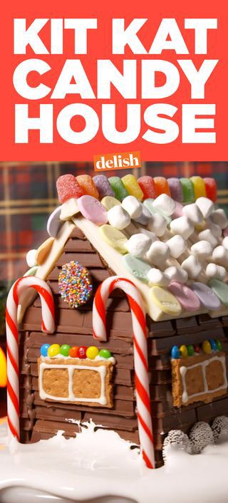 image Kit Kat Christmas House, Kit Kat Gingerbread House, Kit Kat House, Kit Kat House Gingerbread, Gingerbread Jeep, Kit Kat Recipes, Cookie Houses, Candy Houses, Kit Kat Candy