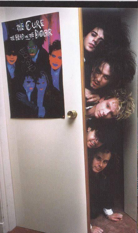 <3 Dark Wave, Robert Smith, Gothic Rock, Rock N’roll, I'm With The Band, Mötley Crüe, Music Icon, Band Posters, Pop Rock