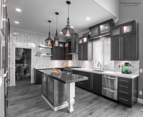 Kitchen Gray, Trendy Kitchen Tile, Modern Kitchen Design Grey, Wood Floor Kitchen, Gray And White Kitchen, Kitchen Floor Tile, Grey Flooring, Grey Kitchens, Grey Kitchen