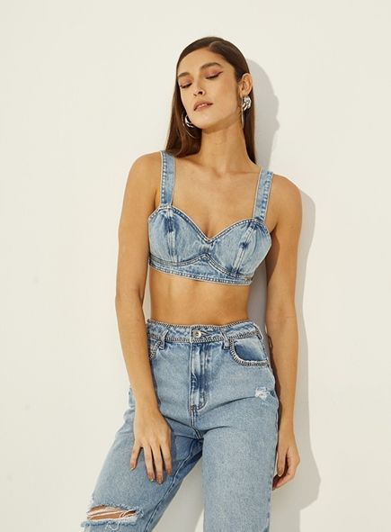 Top Cropped Jeans Com RecortesTop Cropped Jeans Com Recortes Jean Crop Top Outfit, Crop Top Jeans, Fashion Trousers, Top Jeans, Denim Crop Top, Trouser Style, Top Cropped, Jean Top, Jean Outfits