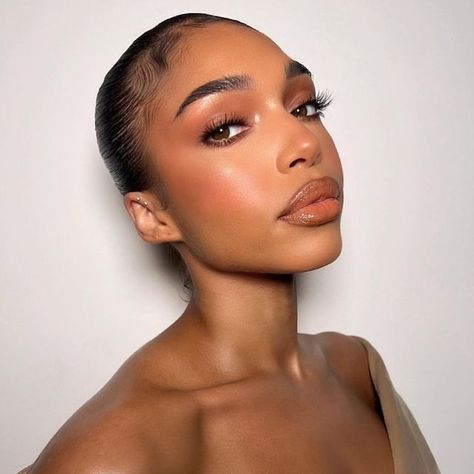 Lori Harvey Future, Lori Harvey Piercings, Pose Picture, Soft Girl Makeup, Full Coverage Makeup, Makeup For Black Skin, Lori Harvey, Beauty Inspo, Face Card