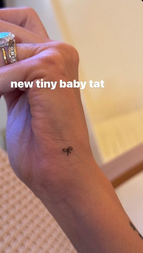 Hailey Bieber Bow Tattoo, Tiny Ribbon Tattoo, Mini Hand Tattoos For Women, Mini Bow Tattoo, Small Ribbon Tattoo, Dainty Forearm Tattoo Women, Mini Hand Tattoos, Dainty Forearm Tattoo, Hailey Bieber Hand Tattoo