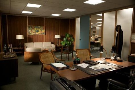 80s male office Mad Men Furniture, Mad Men Interior Design, Mad Men Set, Mad Men Interior, 60s Office, Men Interior Design, Mad Men Office, Mad Men Decor, Mcm Office