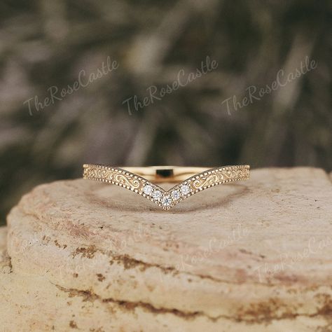 Moissanite Curved Wedding Band Vintage Solid Gold Filigree Pattern Moissanite Stacking Ring Matching Wedding Ring  Promise Rings For Women ITEM DETAILS ●Available in yellow, white or rose solid 10k, 14k or 18k gold. This ring can be made in Platinum. ❀❀Wedding band  Stone: Moissanite Shape: Round shape Weight: 0.034ct Band width around 1.5mm Visit my shop for more jewelry: https://www.etsy.com/shop/TheRoseCastle if you would like to customize your unique ring, you may contact us about your ideas Marquise Diamond Ring Settings, Unique Gold Wedding Bands, Matching Wedding Ring, Floral Wedding Bands, Random Products, Gold Wedding Bands Women, Wedding Band Vintage, Chevron Wedding, Ring Inspo