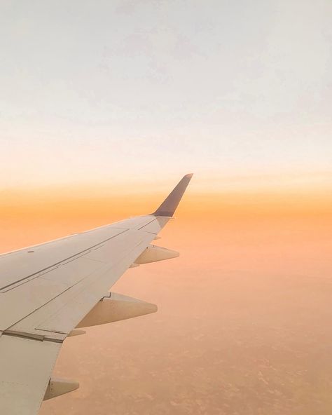 Orange Travel Aesthetic, Yellow Travel Aesthetic, Travel Yellow Aesthetic, Flight Sunset, Wallpaper Airplane, Sunset Flight, Reader Aesthetic, Plane Window, Mini Posters