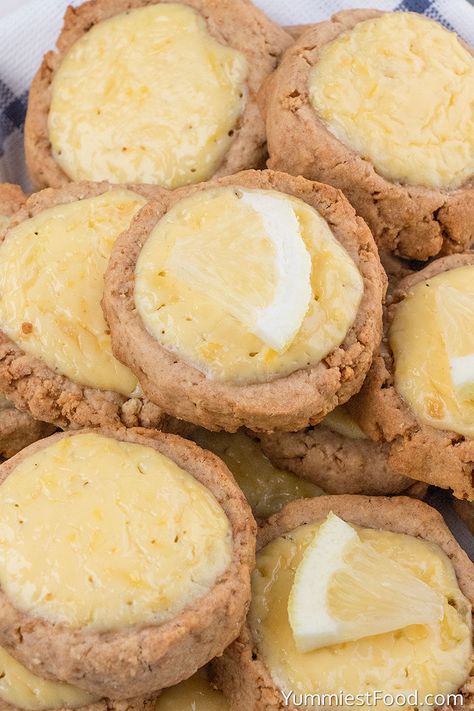 New York Cheesecake Cookies - Recipe from Yummiest Food Cookbook Cookies For A Party, Yummiest Food, Cheesecake Cookies Recipes, Graham Cracker Recipes, Cheesecake Crust, Cheesecake Recipes Classic, Oatmeal Cookies Chewy, Crispy Cookies, Peanut Butter Oatmeal Cookies