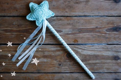 Crochet Magic Wand, Crochet Wand, Magical Crochet, Star Fairy, Baby Gift Wrapping, Prop Photography, Princess Wands, Crochet Fairy, Crochet Xmas