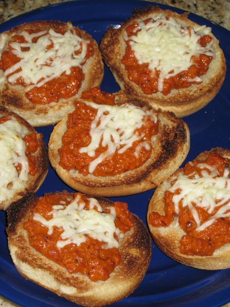 Pizza Burgers – A Western PA School Cafeteria Special – Stephy Jo Stewart Ham Sandwich Spread, Deviled Ham Spread, Ham Spread, Pizza Burgers Recipe, Deviled Ham, School Cafeteria Food, Pineapple On Pizza, School Pizza, Camping Food Make Ahead