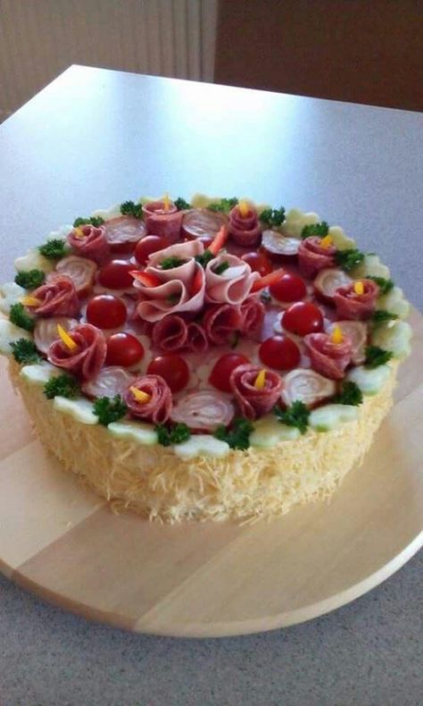 Meat Cake, Sandwich Cake, Party Food Platters, Salty Cake, Party Platters, God Mat, Food Platters, Food Videos Cooking, Savoury Cake