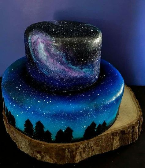 Night sky cake Galaxy Themed Cake, Galaxy Desserts, Space Cupcakes, Cookies Cupcake, Galaxy Wedding, Galaxy Cake, Cake Liner, Cake Wrecks, Wedding Cakes With Cupcakes