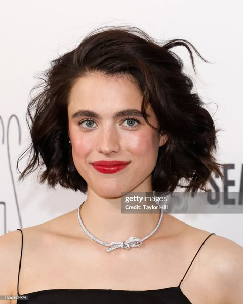 Margaret Qualley Hair, Margaret Qualley Short Hair, Wavy Hairstyles Medium, Margaret Qualley, Chop Chop, Types Of Women, Curly Bob Hairstyles, Jennifer Connelly, Cut My Hair