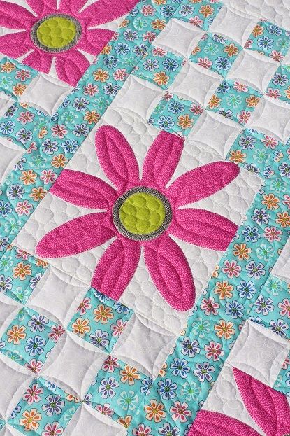 Daisy Quilt, Northern Lights Photography, Sew Kind Of Wonderful, Owl Quilt, Kids Quilts, Quilt Shops, Charm Quilt, Quilt Square, Grand Daughter