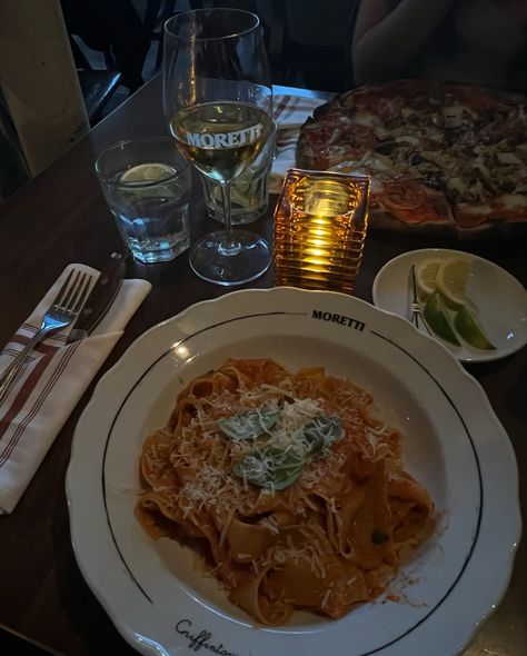 Dinner Dark Aesthetic, Restaurant Menu Aesthetic, Menu Aesthetic, Spaghetti Restaurant, Pasta Spicy, Aesthetic Pasta, Spicy Pizza, Dinner Aesthetic, White Pasta