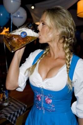 Oktoberfest (or Octoberfest) actually starts in September... it's one of the largest beer festivals in the world and wherever there's beer... there's also beautiful women. Beer Drinking Girl, Octoberfest Girls, German Beer Girl, Beer Maiden, Octoberfest Beer, Beer Maid, Beer Goggles, Beer Wench, Oktoberfest Woman