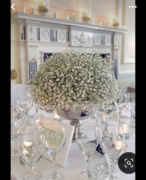 Romantic Centerpieces, Table Centerpiece Flower, Gypsophila Wedding, Table Arrangements Wedding, Breath Flowers, Tafel Decor, Romantic Table, Babies Breath, Wedding Table Flowers