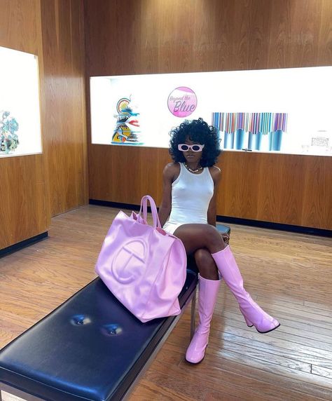 Pink Telfar, Black Bag Outfit, Telfar Bag, Lover Girl, Boujee Outfits, Streetwear Fashion Women, Cute Swag Outfits, Baddie Outfits Casual