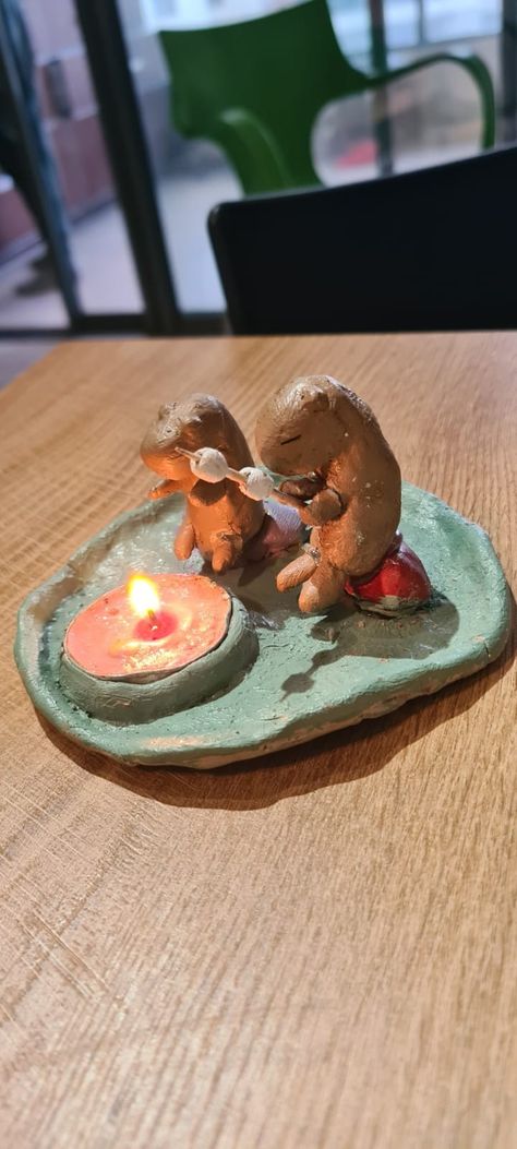 Capybara Pottery, Clay Campfire, Capybara Clay Art, Clay Capybara, Clay Bear, Frog Pictures, Sculpture Art Clay, Clay Diy Projects, Fire Clay