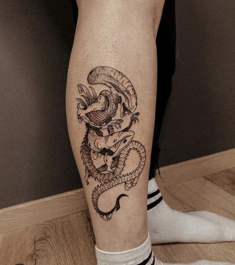 Alien, xenomorph, tattoo, lineart, dotowork Bd 1 Tattoo, Xenomorph Tattoo Ideas, Gila Monster Tattoo, Xenomorph Tattoo Design, Coelacanth Tattoo, Alien Movie Tattoo, The Thing Tattoo, Alien Xenomorph Tattoo, Sci Fi Tattoo