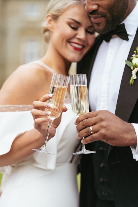 Champagne Wedding Pictures, Champagne Wedding Photography, Wedding Photo Champagne, Wedding Champagne Photo, Photoshoot With Champagne, Wedding Toast Photography, Champagne Wedding Photo, Champagne Photoshoot, Spring Wedding 2023