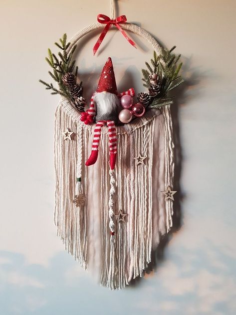 Holiday Macrame, Macrame Knots Pattern, Noel Diy, Rope Crafts Diy, Macrame Patterns Tutorials, Boho Christmas, Handmade Christmas Decorations, Macrame Ideas, Macrame Decor