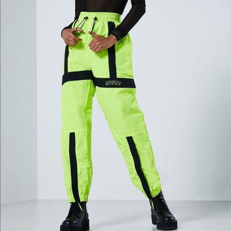 Nicce Billie Style Neon Yellow Black Track Pants And Turtleneck Top 90’s Nwt Price Is For The Set..Both Pieces New With Tags! Size: Both Xs (See Pics For Approximate Measurements) Length Is Full Length Originally: $300 Pet Friendly Smoke Free Home Perfect For Billie Eilish Concert, Rave, 90’s Party Billie Eilish Concert, Neon Pants, Raver Outfits, Black Track Pants, Rave Girl, Olive Green Pants, Cargo Pants Outfit, Neon Fashion, Pant Trends