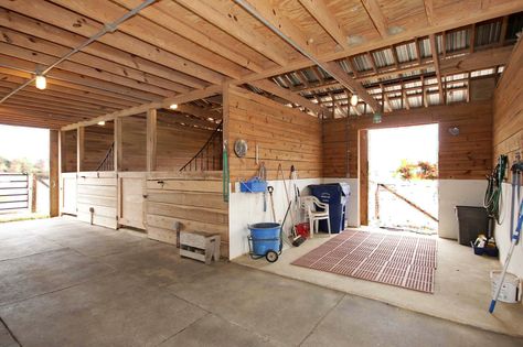 Horse wash rack and stalls Horse Wash Rack, Livestock Barn, Barn Layout, Barn With Living Quarters, Horse Farm Ideas, Horse Barn Ideas Stables, Barn Stalls, Horse Barn Designs, Dream Horse Barns