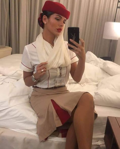 Fall Outfits Pinterest, Hotel Worker, Emirates Cabin Crew, Stewardess Uniform, Airline Uniforms, Hotel Jobs, Fall 2024 Fashion, Flight Attendant Life, Radisson Blu