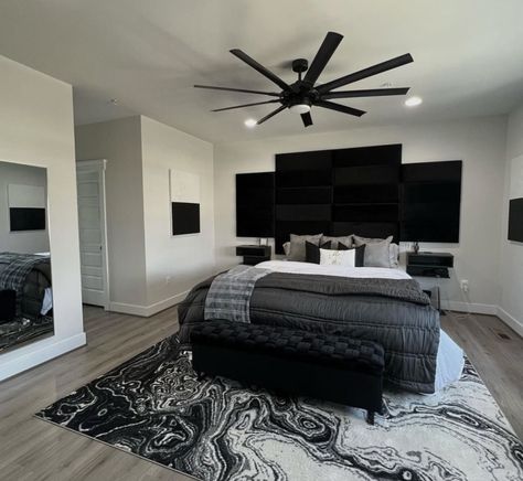 Black Panelling, Bedroom Looks, Upholstered Wall Panels, Upholstered Walls, Small Apartment Living, White Rooms, Black Panels, Small Apartment, Small Living Rooms