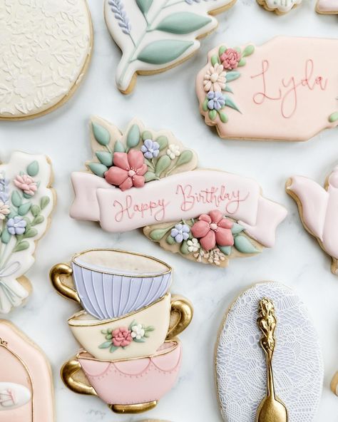 Elegant Decorated Cookies, Tea Party Sugar Cookies, Cookies For Weddings, Birthday Party Elegant, Royal Icing Sugar Cookies, Icing Sugar Cookies, Tea Party Birthday Party, Tea Party Cookies, Tea Stand