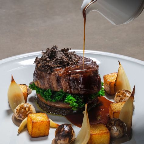 Beef Fillet Plating, Fillet Steak Fine Dining, Beef Fillet Fine Dining, Beef Steak Plating, Beef Stake Recipe, Yacht Food, Beef Fillet Recipes, Gnocchi Mushroom, Parmesan Gnocchi