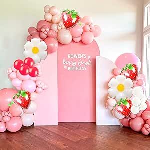 Berry First Birthday Balloon Arch, Strawberry Balloon Garland, Strawberry And Daisy Birthday, Strawberry Balloon Arch, Strawberry Balloons, Balloon Garland Birthday, Daisy Balloons, Baby First Birthday Themes, Garland Birthday