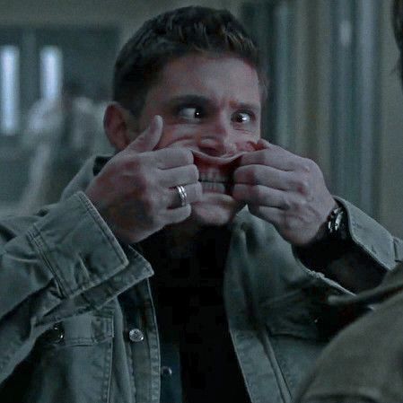 funny dean winchester aesthetic icon supernatural Dean Winchester Comfort, Supernatural Pfp Aesthetic, Dean Winchester Aesthetic Icon, Dean Winchester Funny Face, Dean Winchester Reaction Pic, Dean Winchester Core, Dean From Supernatural, Funny Boy Aesthetic, Funny Dean Winchester