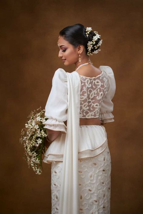 White Kandyan Saree, Asian Wedding Guest, Poruwa Ceremony, Bride Sari, Kandyan Saree, Kandyan Brides, Wedding Bridal Saree, Srilankan Wedding, Saree Bride