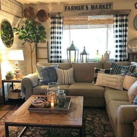 Inviting Farmhouse Living Room with Buffalo Plaid #livingroom #design #decorhomeideas Country Farmhouse Living Room, French Country Decorating Living Room, Cozy Farmhouse Living Room, Deco Champetre, Farmhouse Living Room Decor Ideas, Rustic Farmhouse Living Room, Farmhouse Style Living Room, Small Living Room Design, French Country Living Room