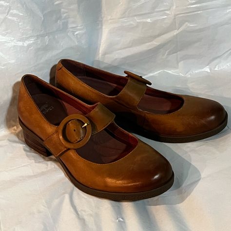 Dansko Women Shoes Size 38 Brown Saddle Shoes, 60s Shoes Women, Vintage Shoes Outfit, Brown Dress Shoes Women, Brown School Shoes, Apple Shoes, Eclectic Shoes, Artsy Shoes, 1970s Shoes