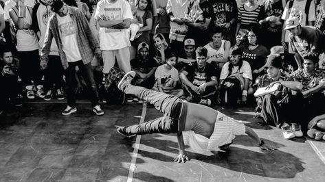 He does not dance HIP-HOP. Dance Battle, Hip Hop Party, The Tenses, Modern Music, Hip Hop Dance, Bw Photo, Hip Hop, Google Search, Black And White