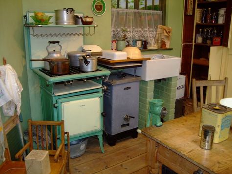 https://flic.kr/p/dHYczT | 1930s Kitchen 1930s Kitchen Cabinets, 1930 Kitchen, 1930s Semi Detached House, Checkerboard Floors, 1930s Kitchen, 1940s Home, 1930s House, Grandmas Kitchen, Mini Kitchen