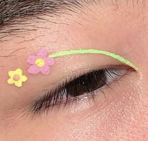 School Eyeliner, Colourful Eyeliner, Mekap Mata, Indie Makeup, Smink Inspiration, Edgy Makeup, Makeup Eye Looks, Creative Eye Makeup, Creative Makeup Looks