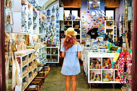 10 Best Markets in Lisbon - Where to Go Shopping Like a Local in Lisbon - Go Guides Shopping In Lisbon, Lisbon Market, Aruba Hotels, Clothes Market, Seattle Hotels, Organic Market, Old Vinyl Records, Lisbon Travel, Chicago Hotels