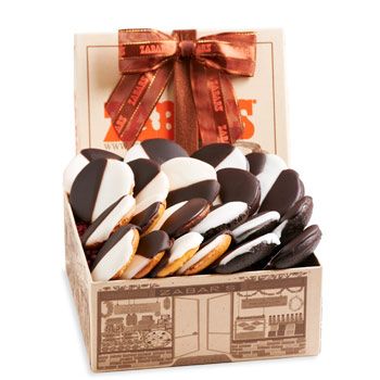 Zabar's Black & White Duo Cookie Box (18oz.) Black White Cookies, Snack Gift Baskets, Cookie Gift Baskets, Perfect Gift Basket, White Cookies, Happy Birthday Black, Black And White Cookies, White Cookie, Dessert Gifts