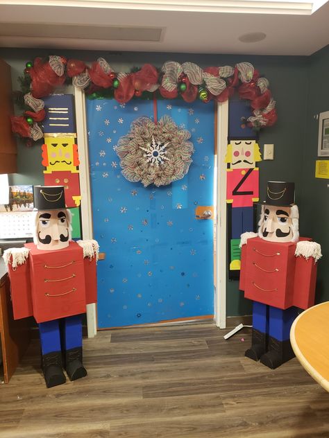 Nutcracker Ballet Door Decorations, Diy Nutcracker, Christmas Door Decorating Contest, School Door Decorations, Door Decorating Contest, Door Decorating, Office Door, Door Decorations Classroom, Nutcracker Ballet