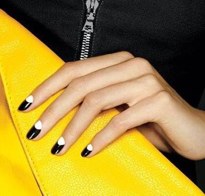 Vintage french tips Reverse French Manicure, Black French Manicure, Half Moon Manicure, Black And White Nails, Half Moon Nails, Moon Manicure, Easy Manicure, Nagellack Trends, Moon Nails