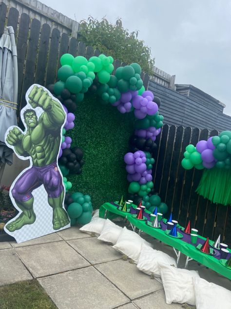 Hulk Balloon Garland, Hulk Birthday Party, Hulk Theme, Hulk Birthday Parties, Hulk Party, Hulk Birthday, Boy Birthday Party Themes, Avengers Birthday, Hulk Smash